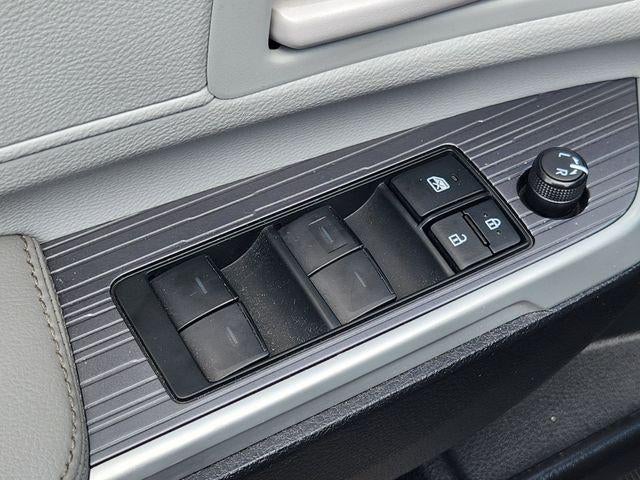 2025 Toyota Sienna LE 8 Passenger