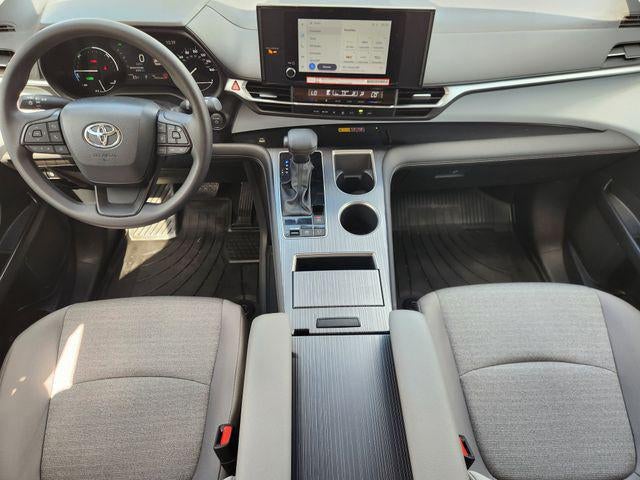 2025 Toyota Sienna LE 8 Passenger