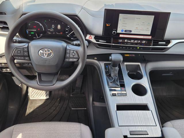2025 Toyota Sienna LE 8 Passenger