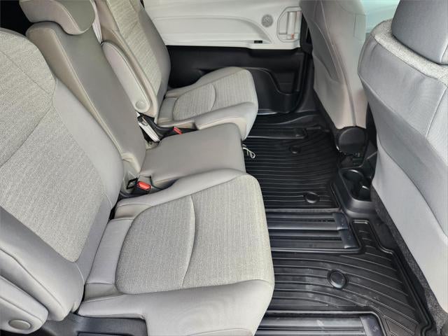 2025 Toyota Sienna LE 8 Passenger