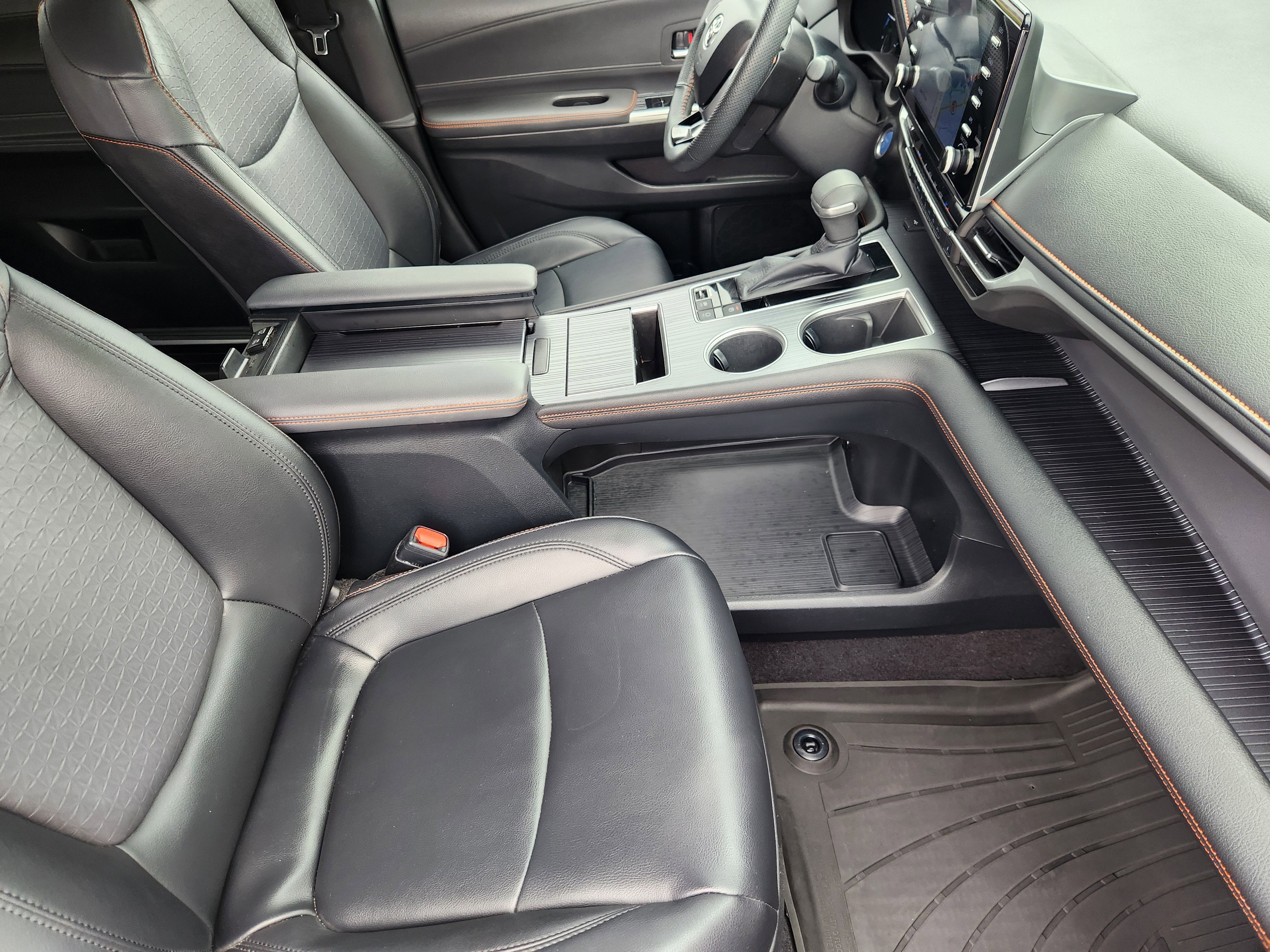 2022 Toyota Sienna XSE 7 Passenger