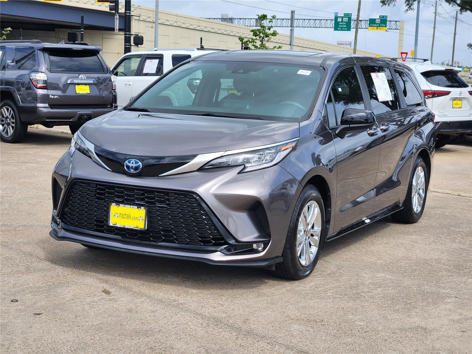 2022 Toyota Sienna XSE 7 Passenger