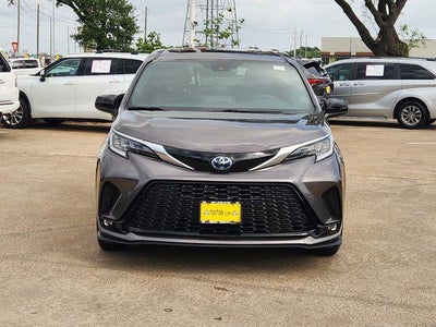 2022 Toyota Sienna XSE 7 Passenger