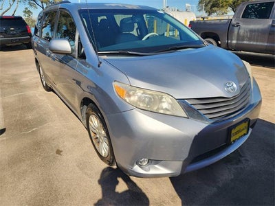 2013 Toyota Sienna XLE