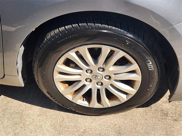 2013 Toyota Sienna XLE