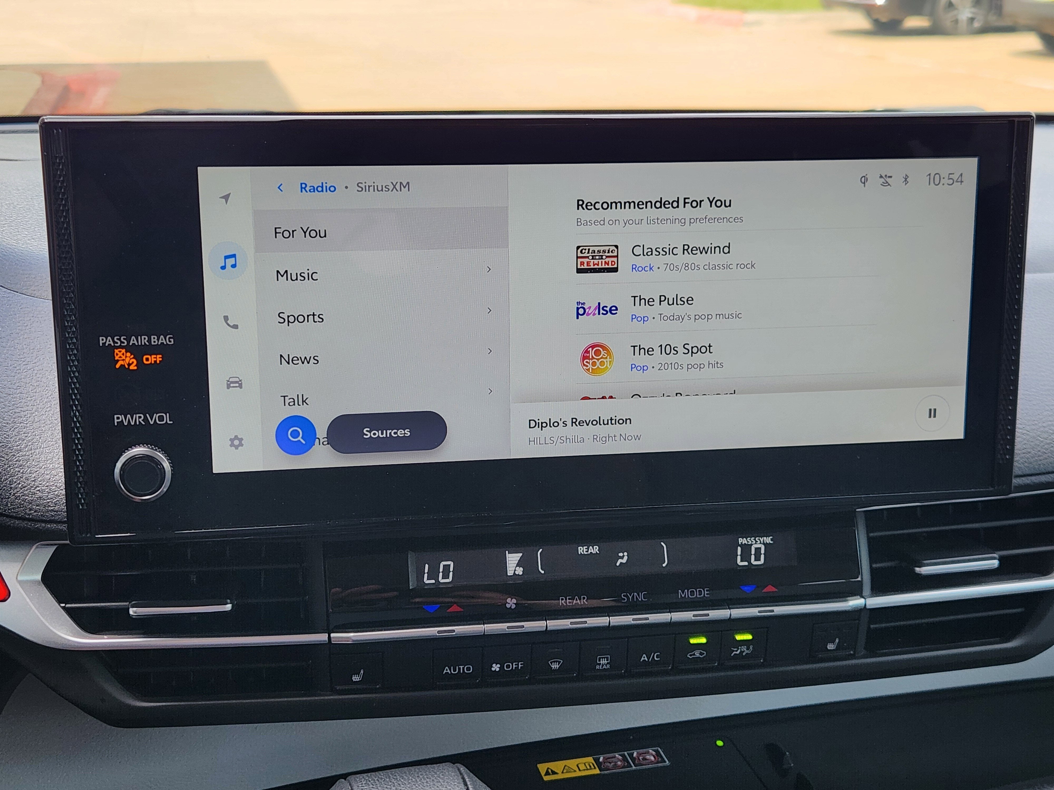 2025 Toyota Sienna XLE 8 Passenger