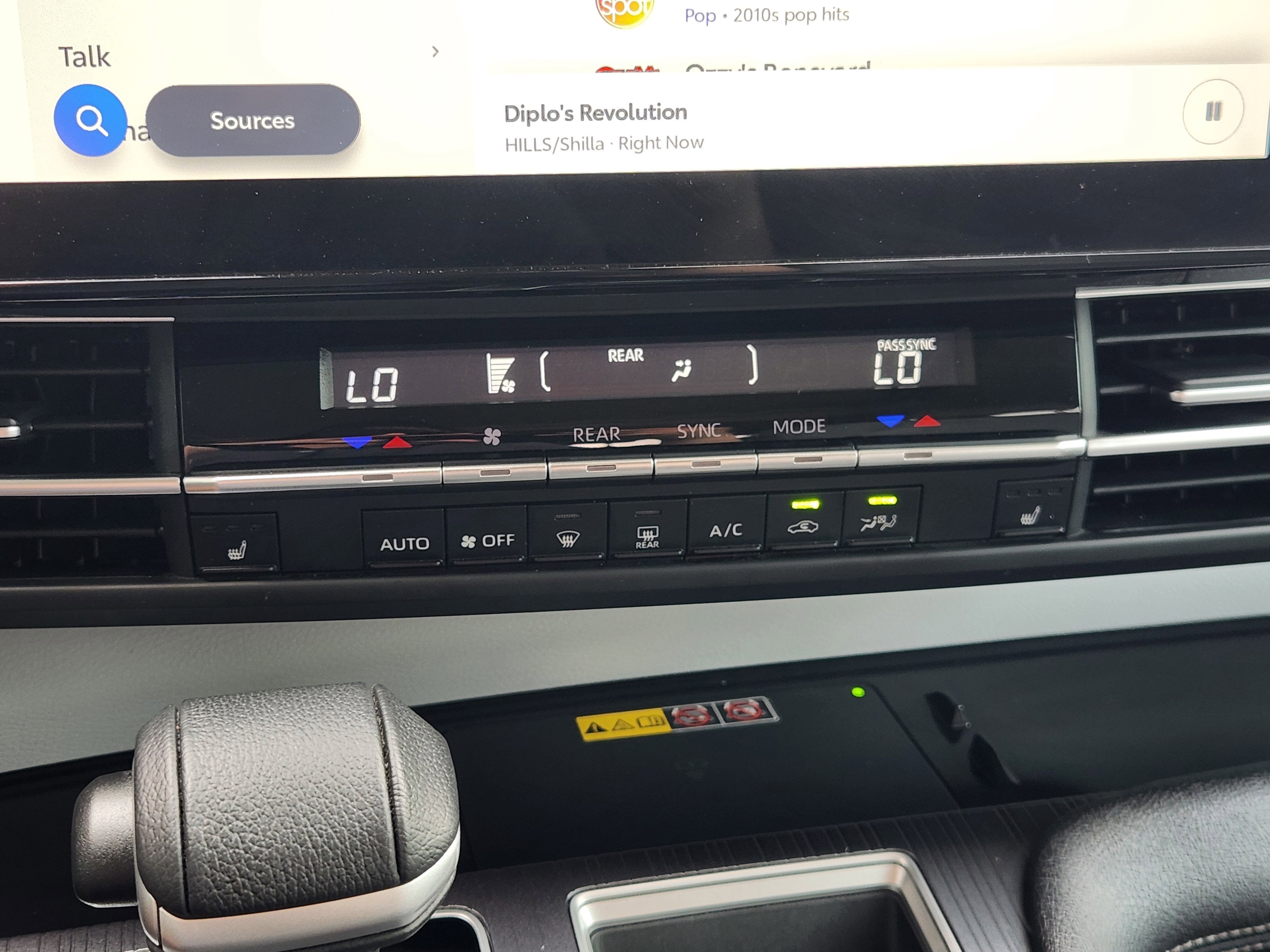 2025 Toyota Sienna XLE 8 Passenger