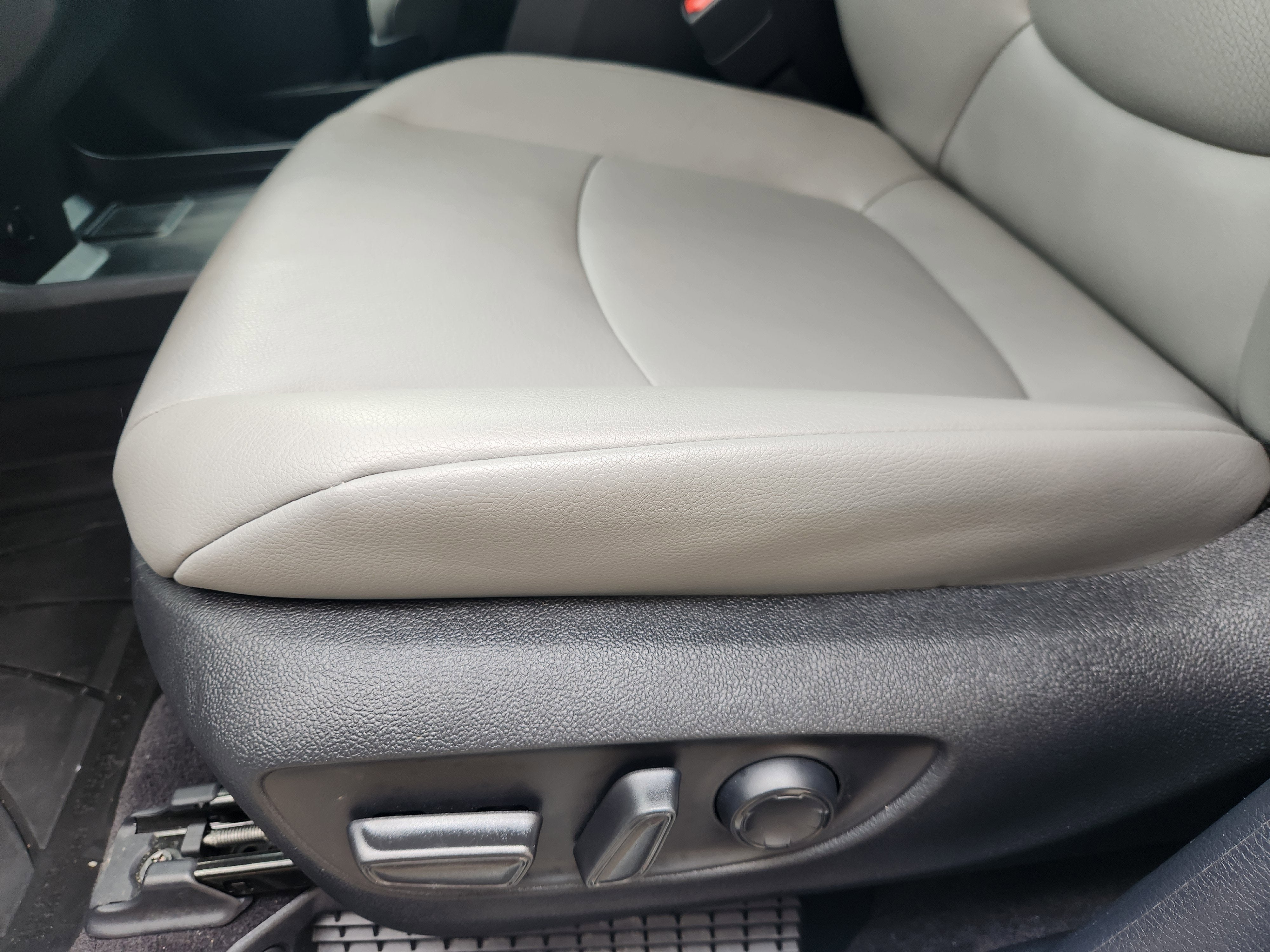 2025 Toyota Sienna XLE 8 Passenger