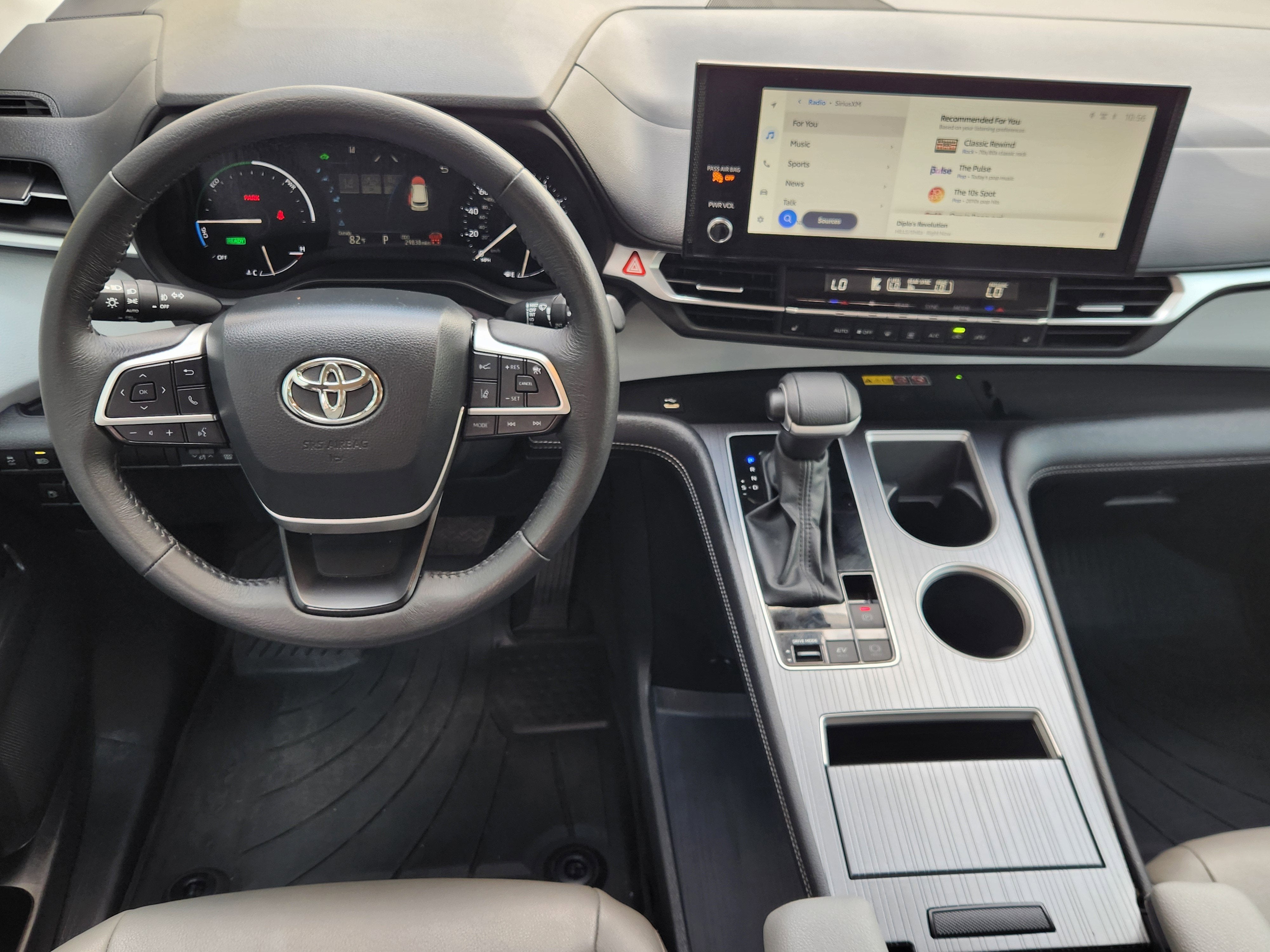 2025 Toyota Sienna XLE 8 Passenger