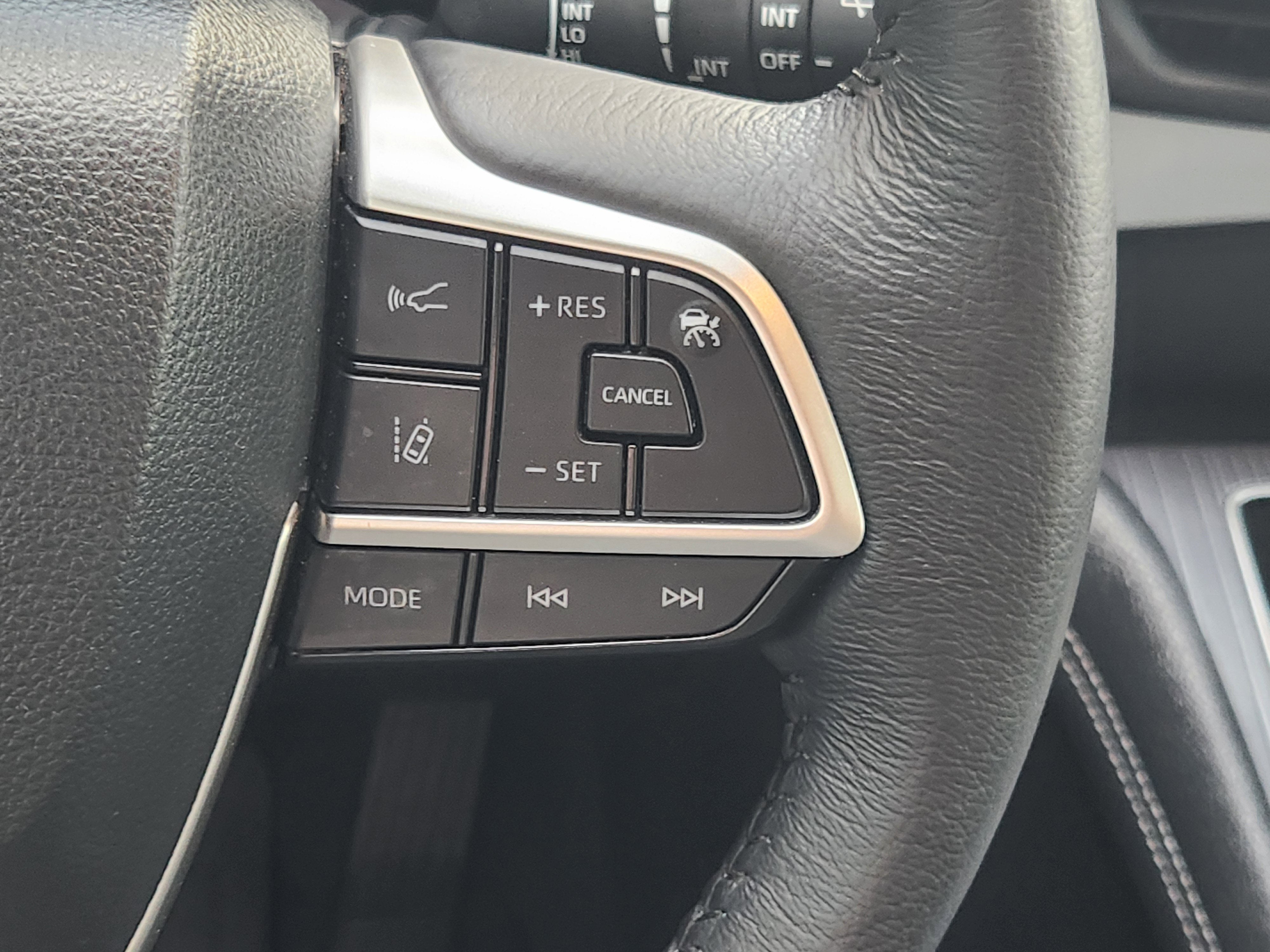 2025 Toyota Sienna XLE 8 Passenger