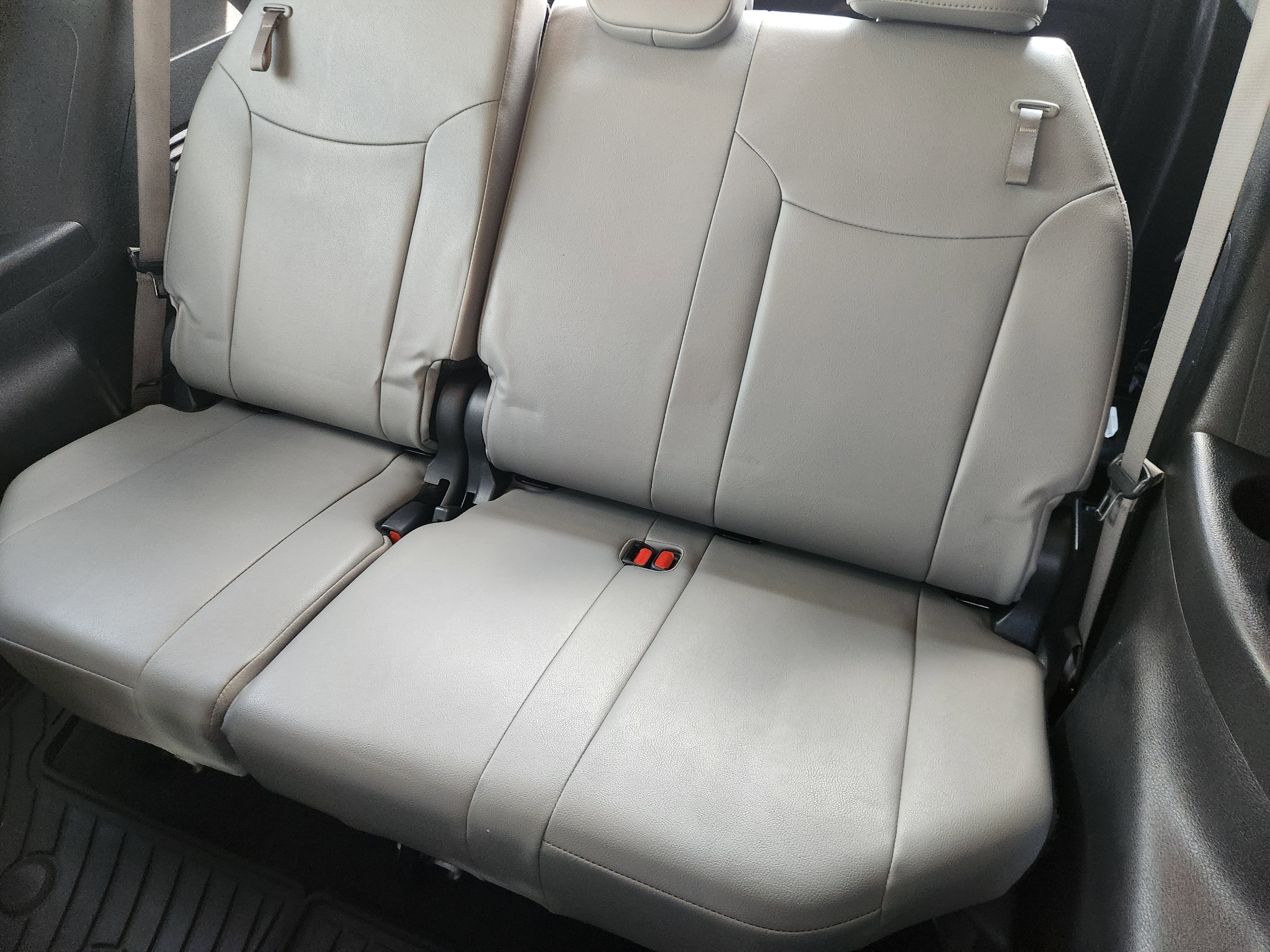 2025 Toyota Sienna XLE 8 Passenger