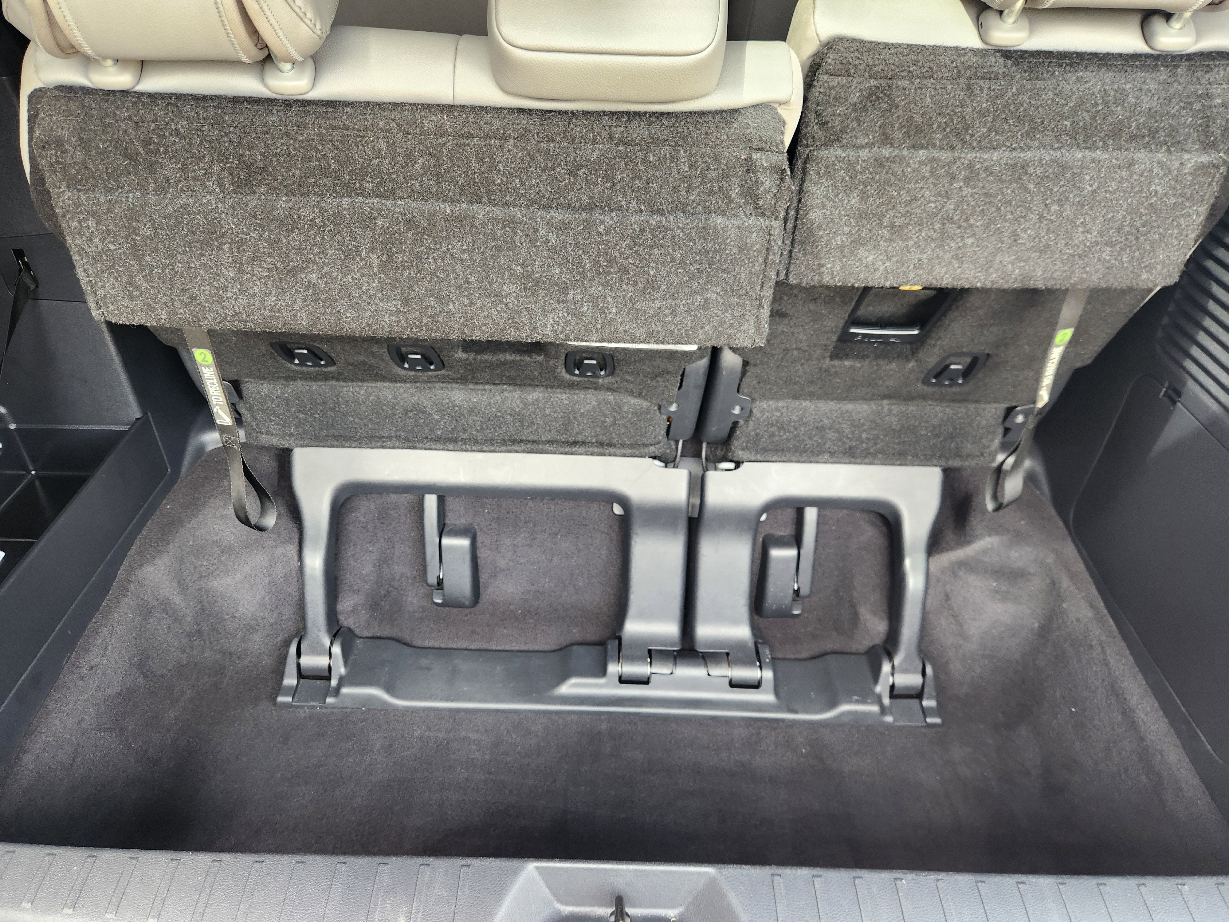 2025 Toyota Sienna XLE 8 Passenger