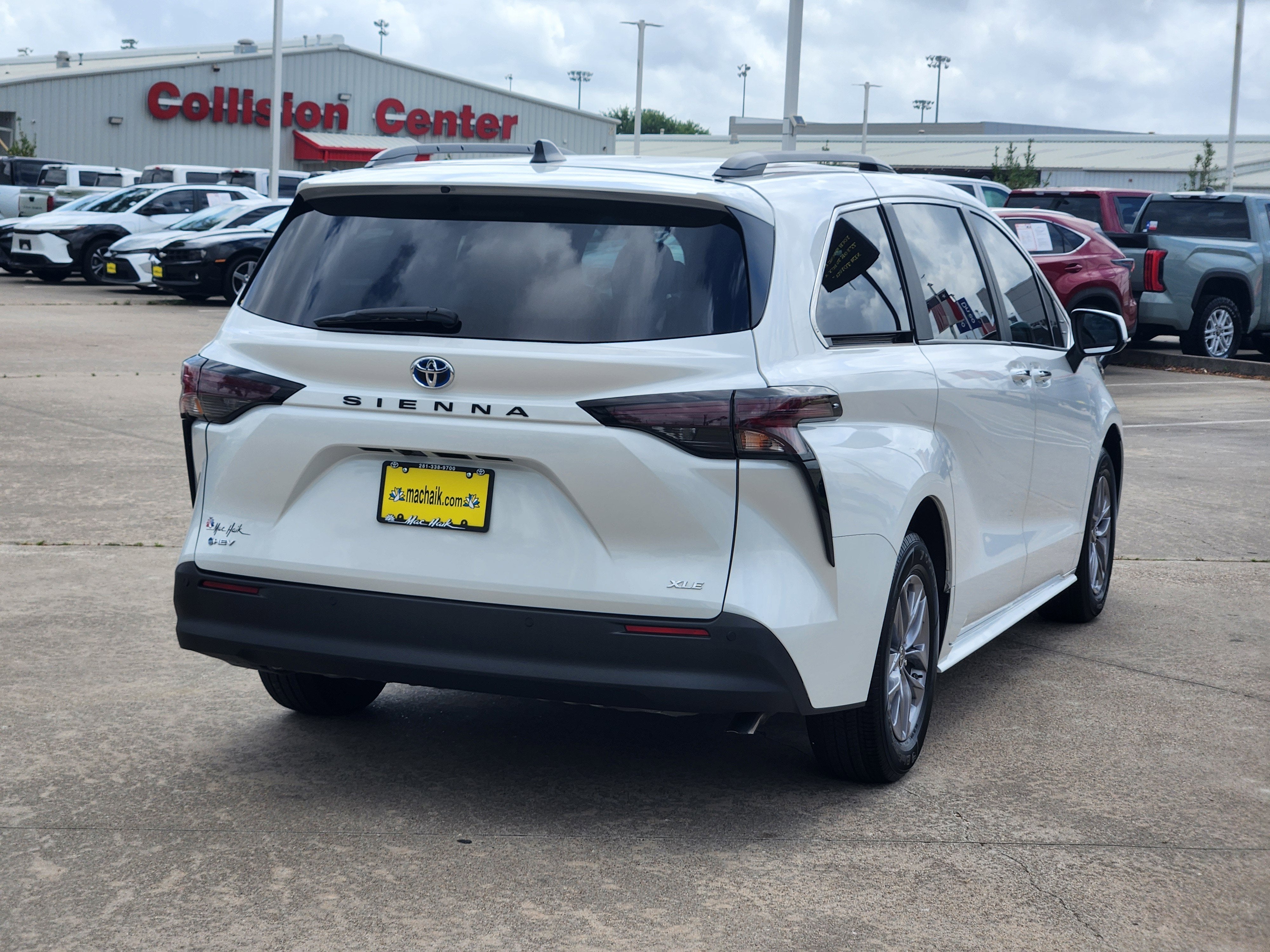 2025 Toyota Sienna XLE 8 Passenger