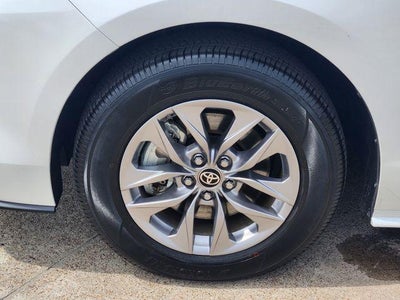 2025 Toyota Sienna XLE 8 Passenger