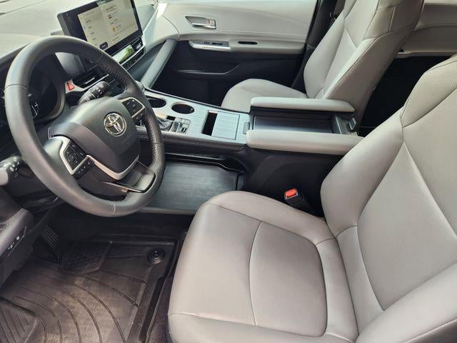 2025 Toyota Sienna XLE 8 Passenger