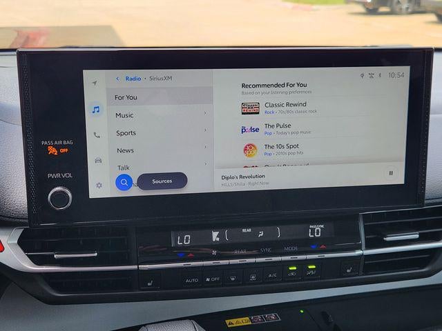 2025 Toyota Sienna XLE 8 Passenger