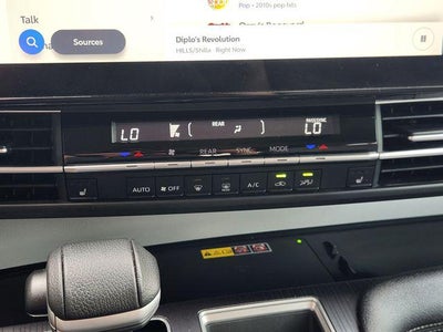 2025 Toyota Sienna XLE 8 Passenger