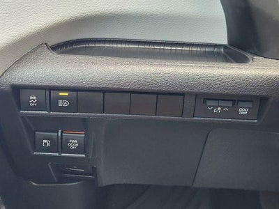 2025 Toyota Sienna XLE 8 Passenger