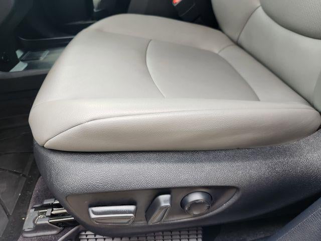 2025 Toyota Sienna XLE 8 Passenger