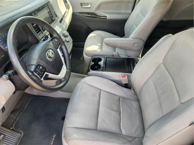 2018 Toyota Sienna XLE 8-Passenger