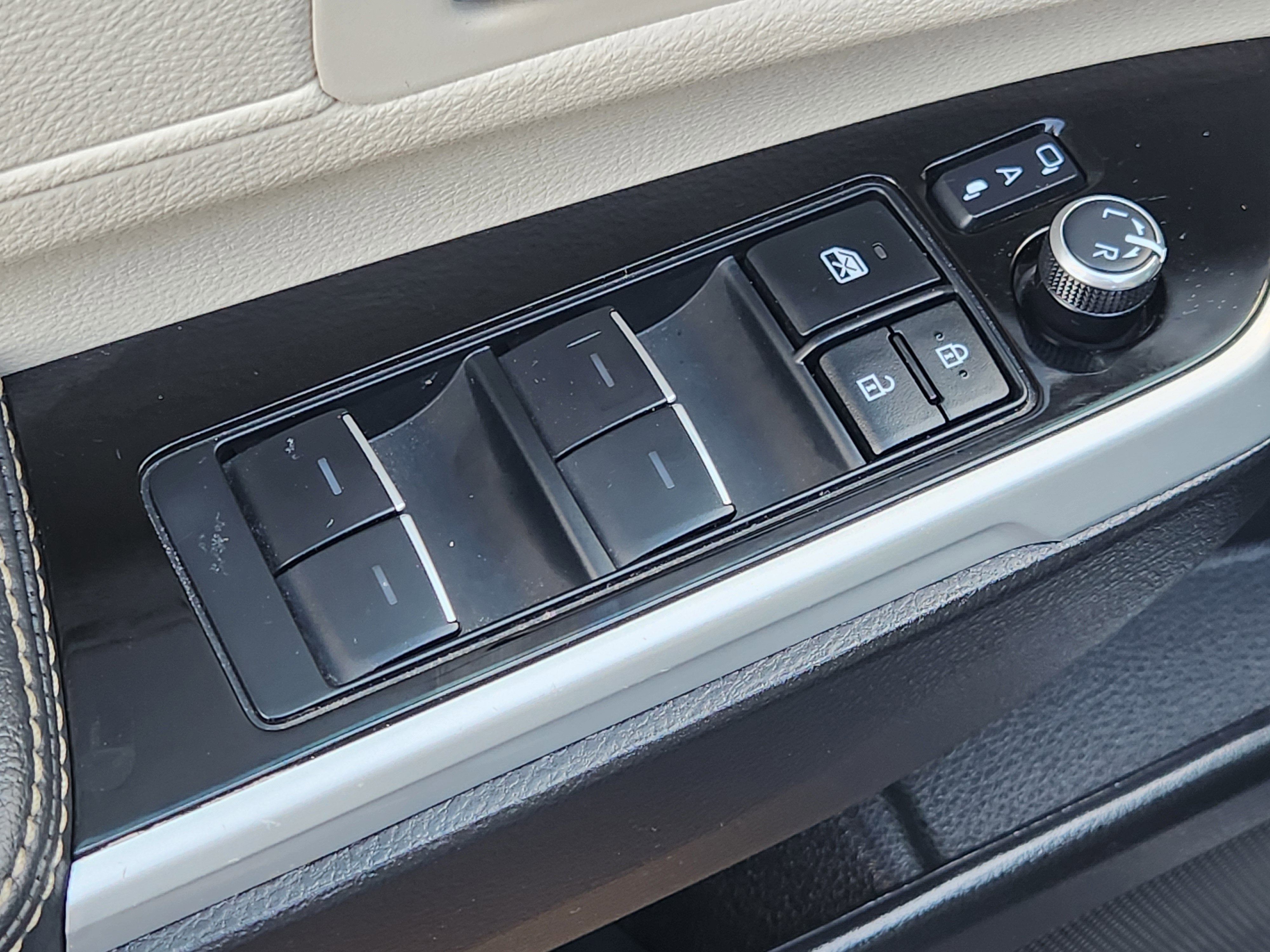 2025 Toyota Sienna Limited 7 Passenger