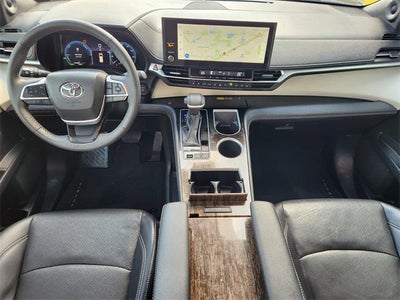 2025 Toyota Sienna Limited 7 Passenger