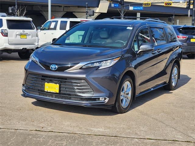 2025 Toyota Sienna Limited 7 Passenger