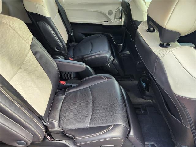 2025 Toyota Sienna Limited 7 Passenger