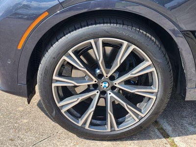 2022 BMW X7 M50i