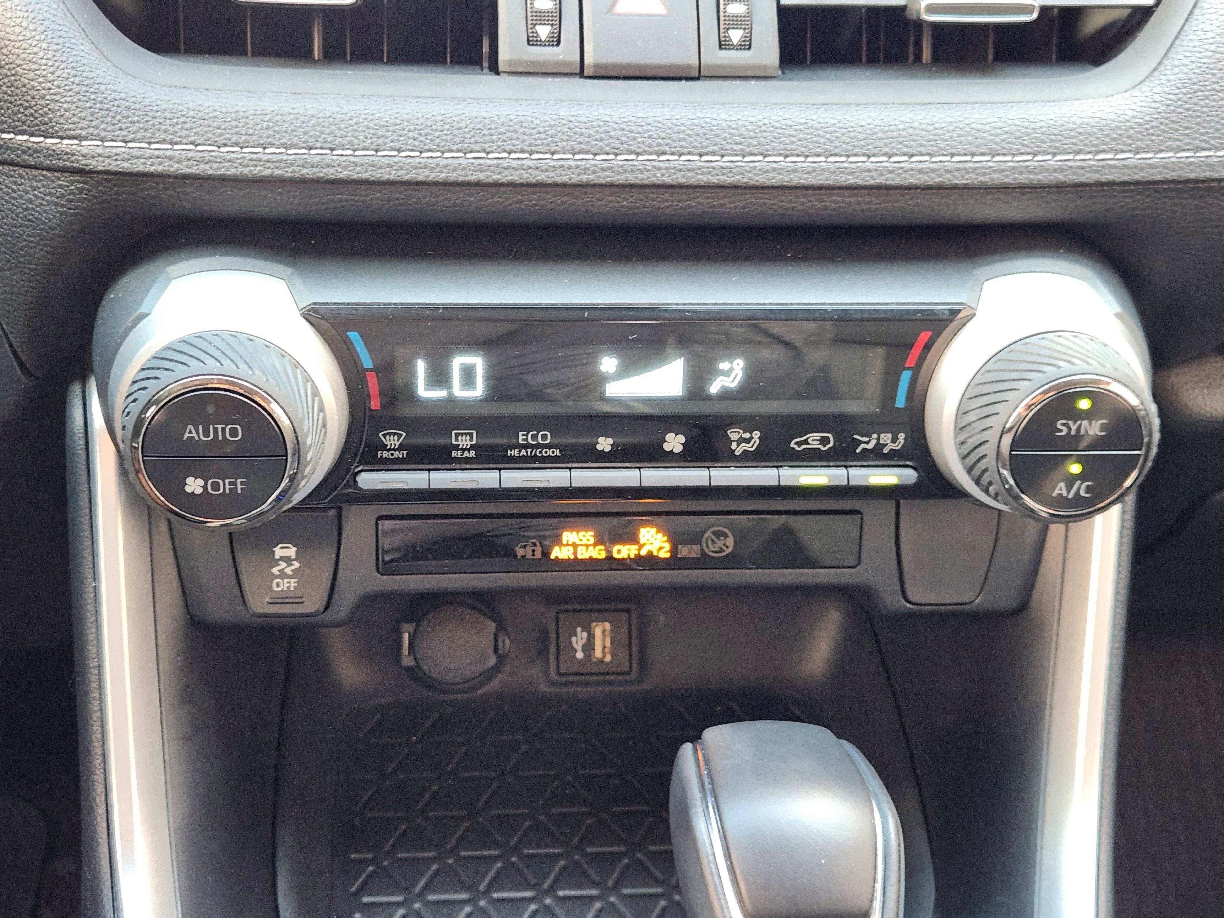 2025 Toyota RAV4 Hybrid XLE Premium