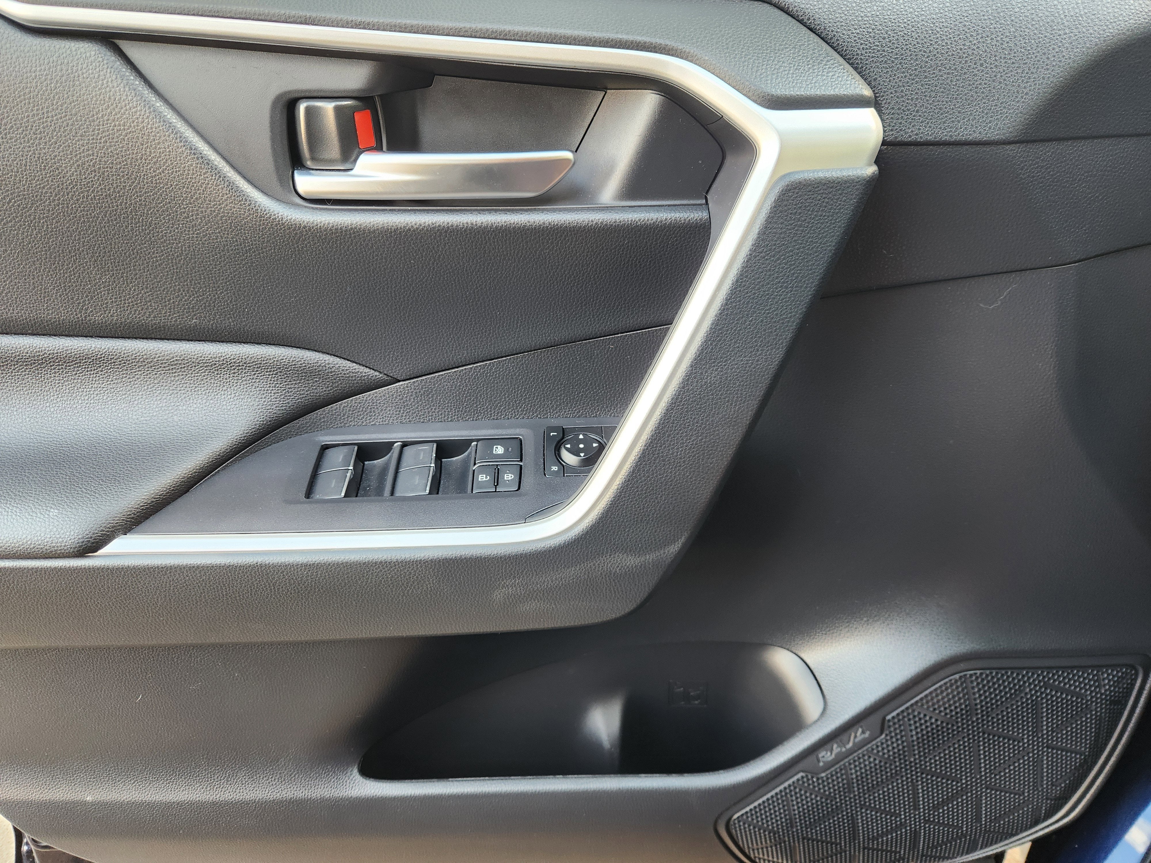 2025 Toyota RAV4 Hybrid XLE Premium