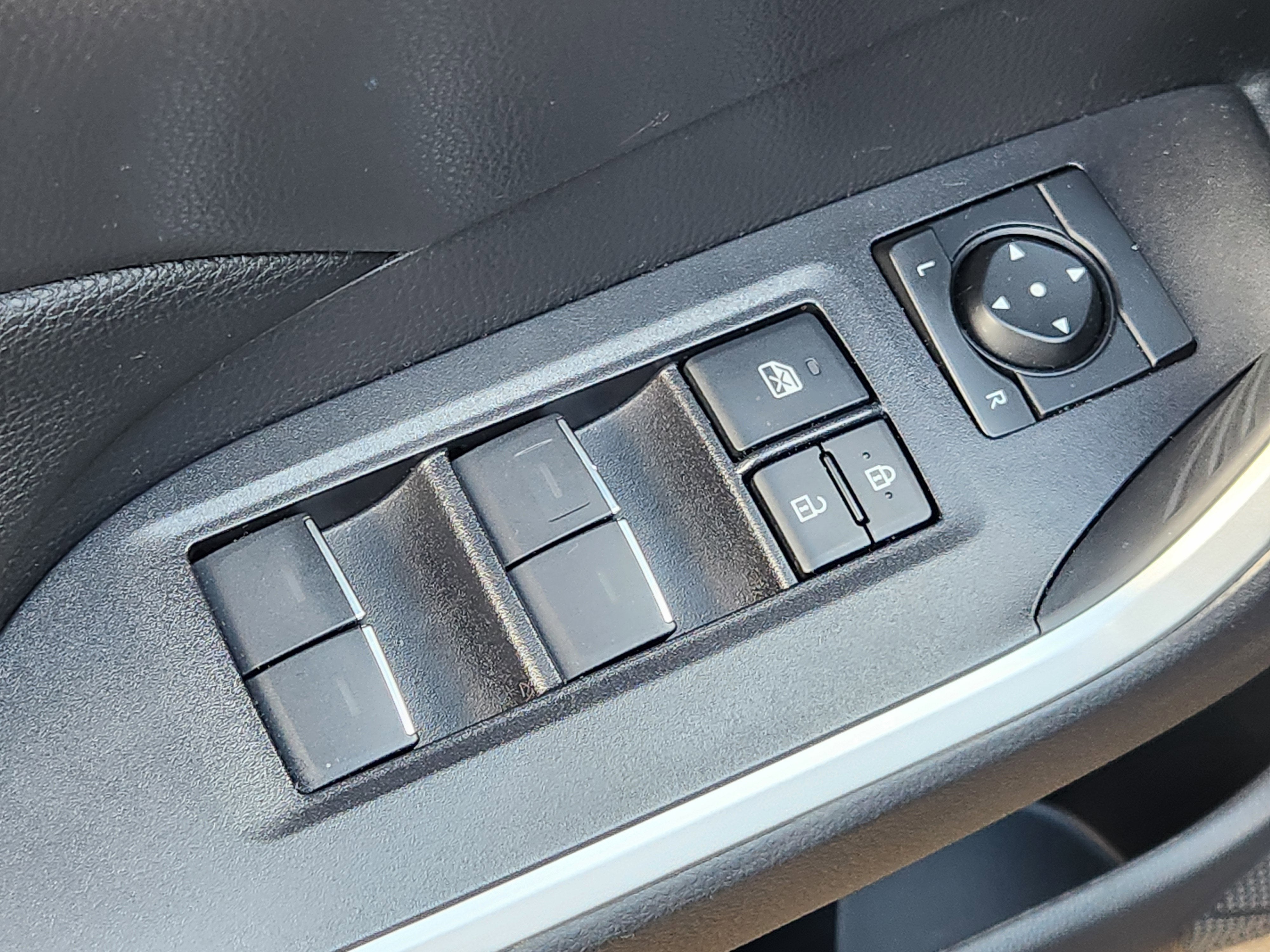 2025 Toyota RAV4 Hybrid XLE Premium