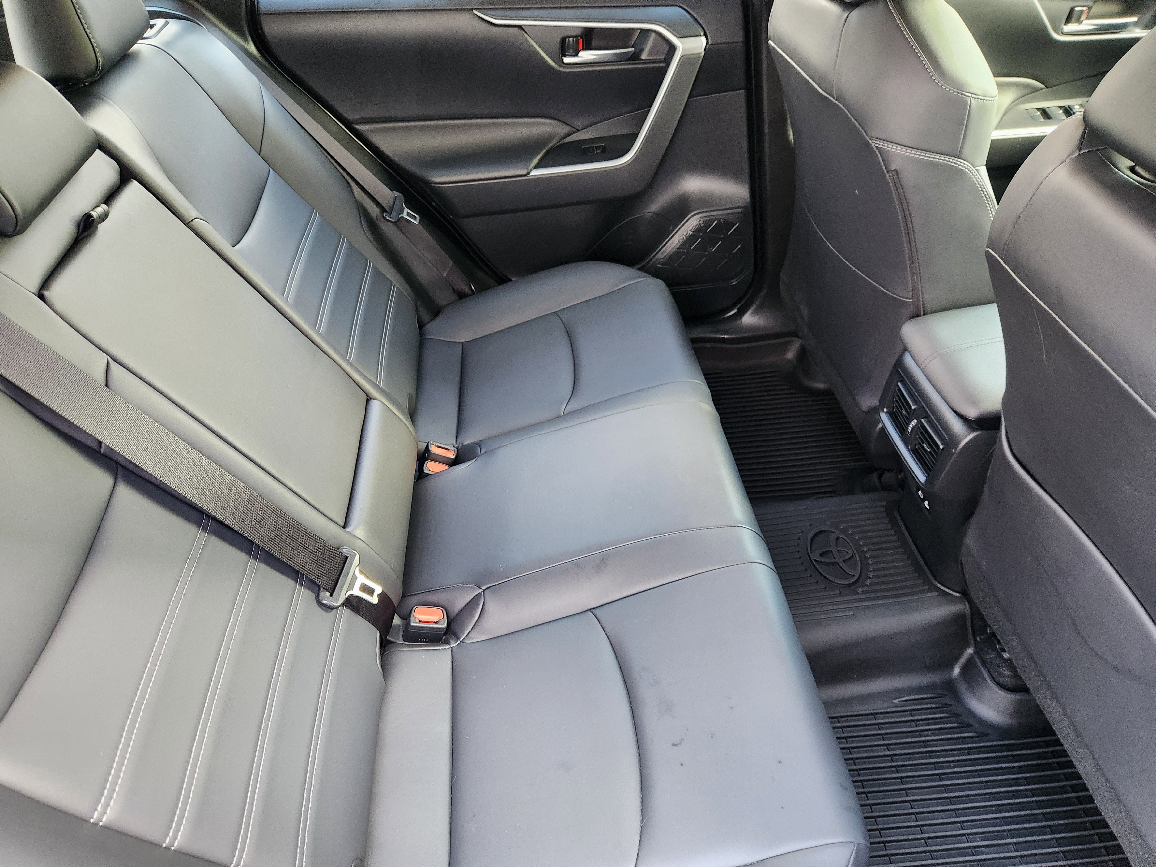 2025 Toyota RAV4 Hybrid XLE Premium