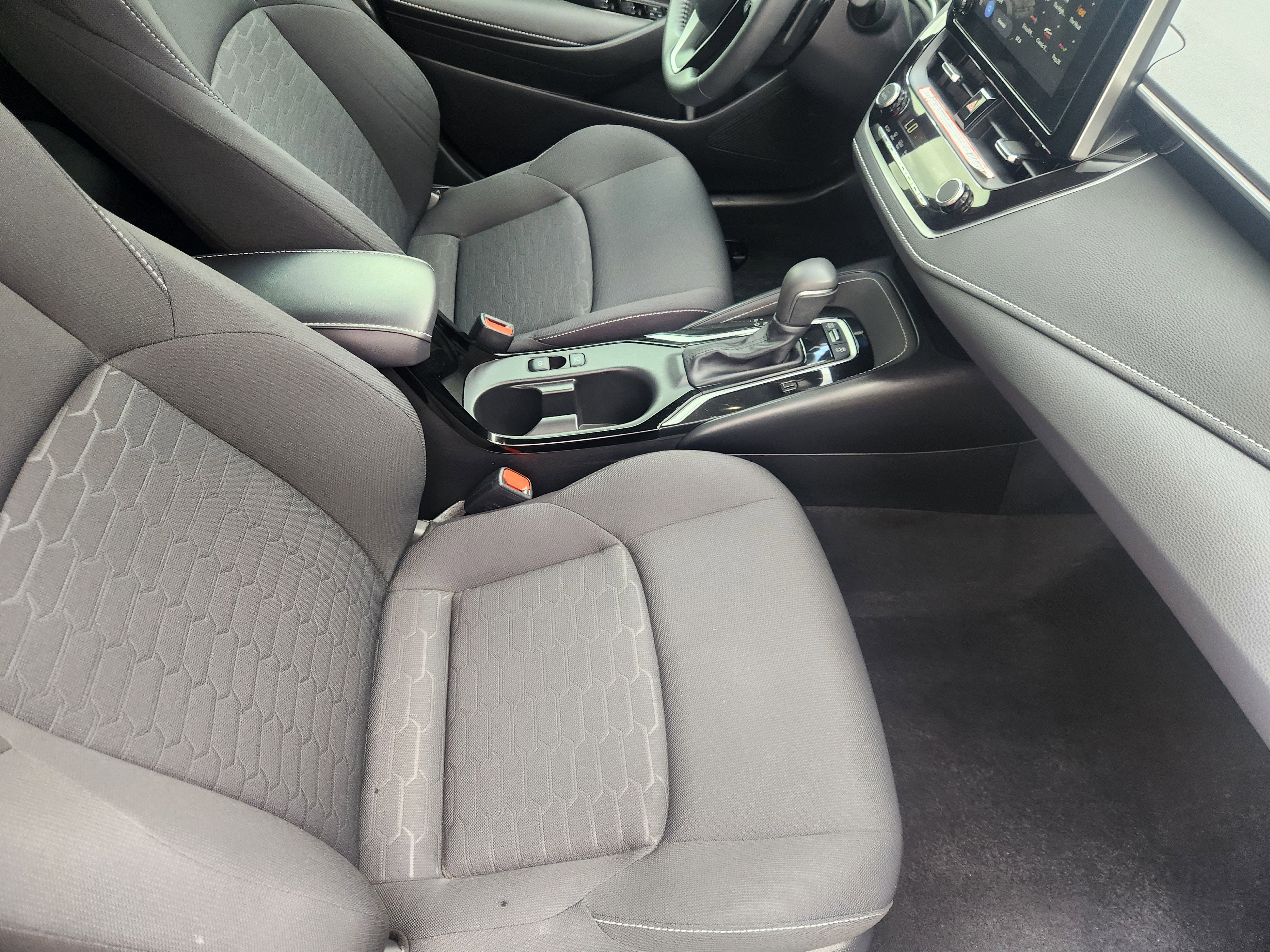 2025 Toyota Corolla Hatchback SE