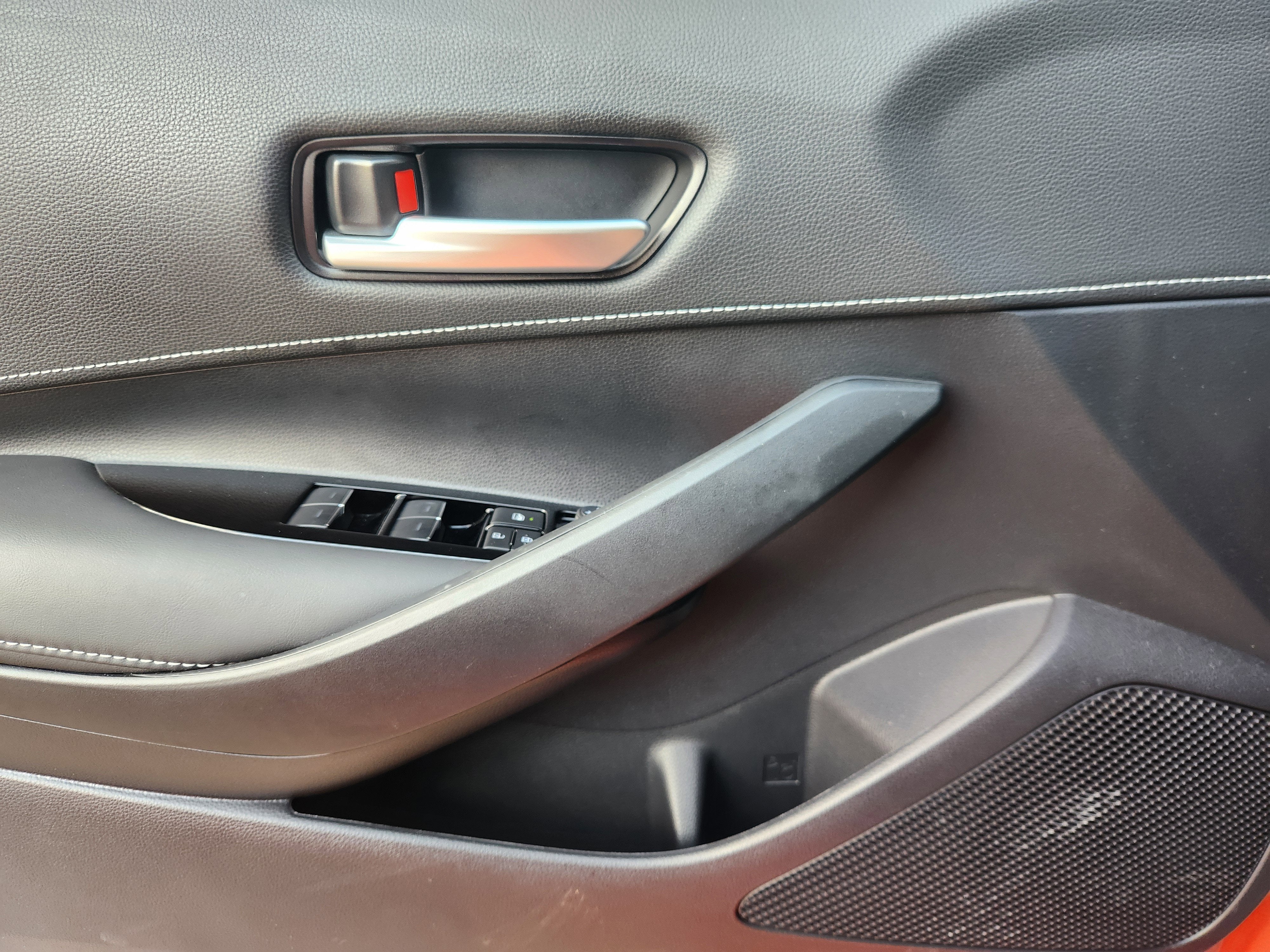 2025 Toyota Corolla Hatchback SE