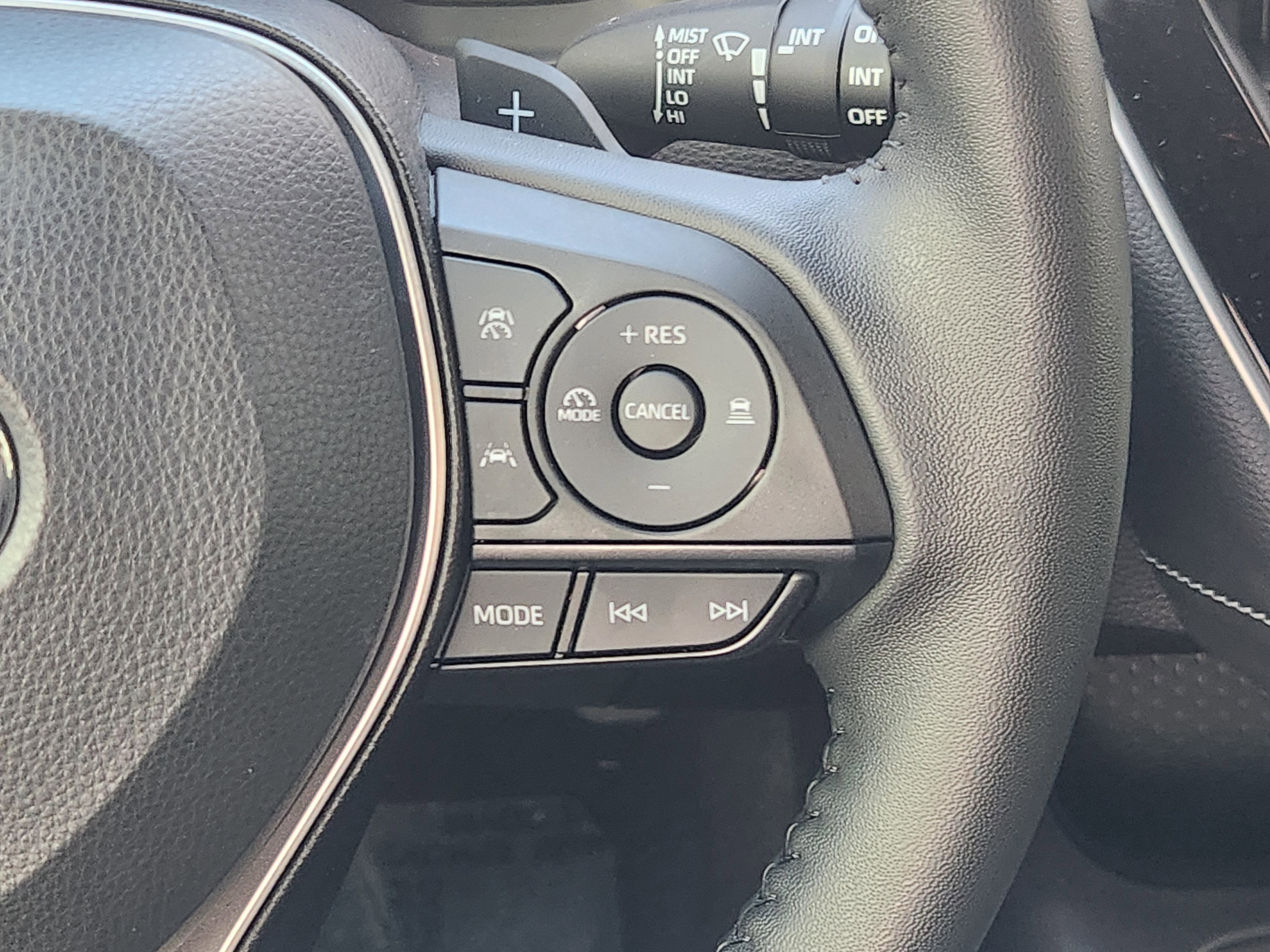 2025 Toyota Corolla Hatchback SE