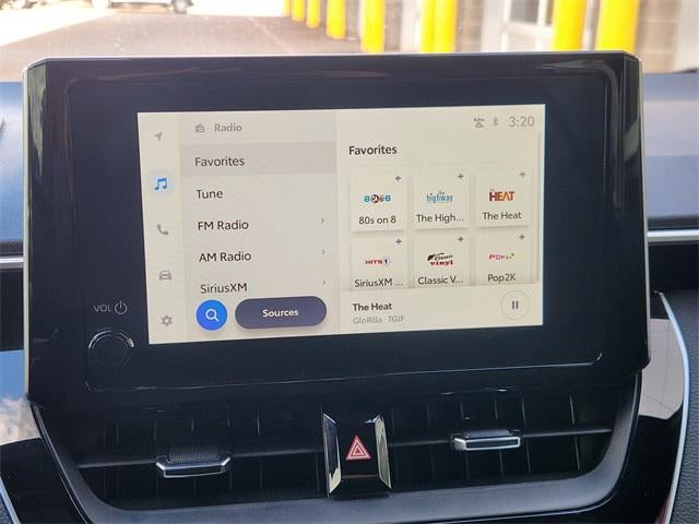 2025 Toyota Corolla Hatchback SE