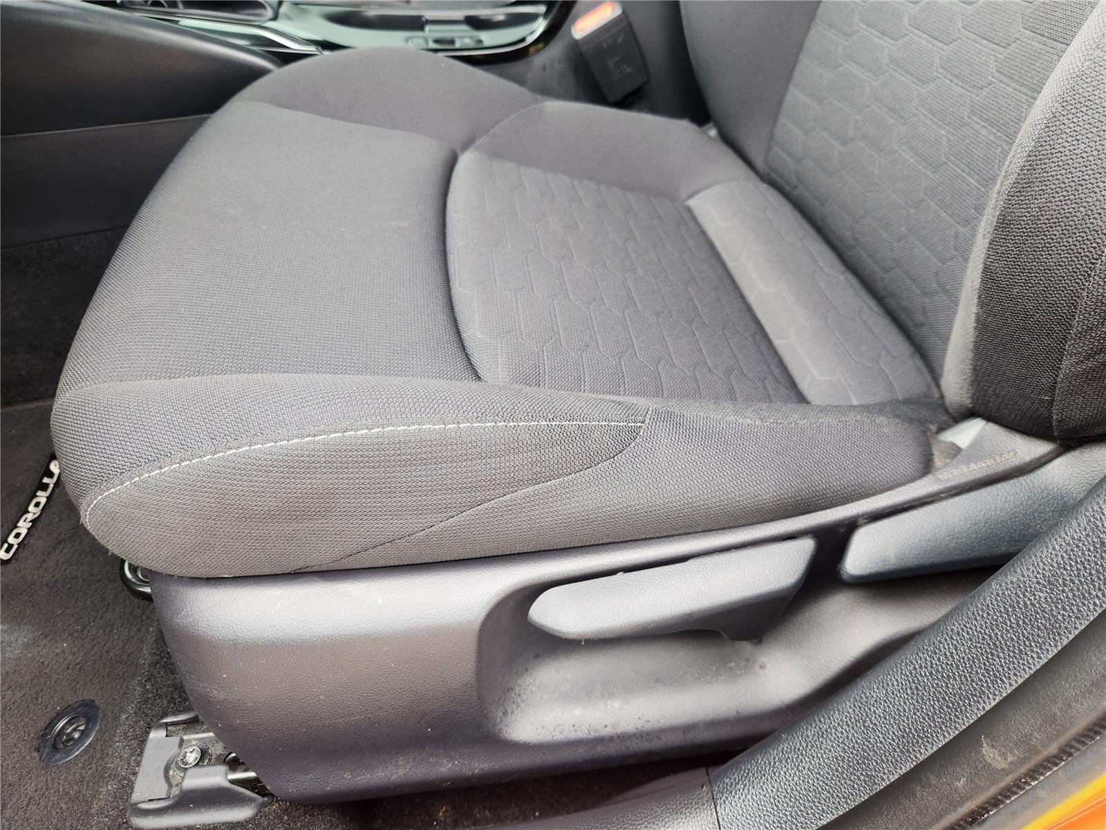 2025 Toyota Corolla Hatchback SE