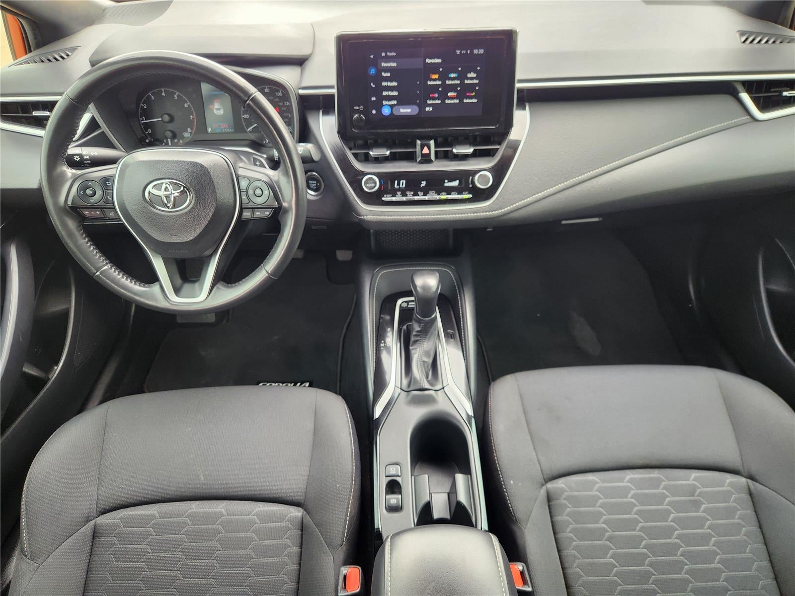 2025 Toyota Corolla Hatchback SE