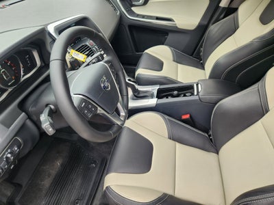 2017 Volvo XC60 T5 Dynamic