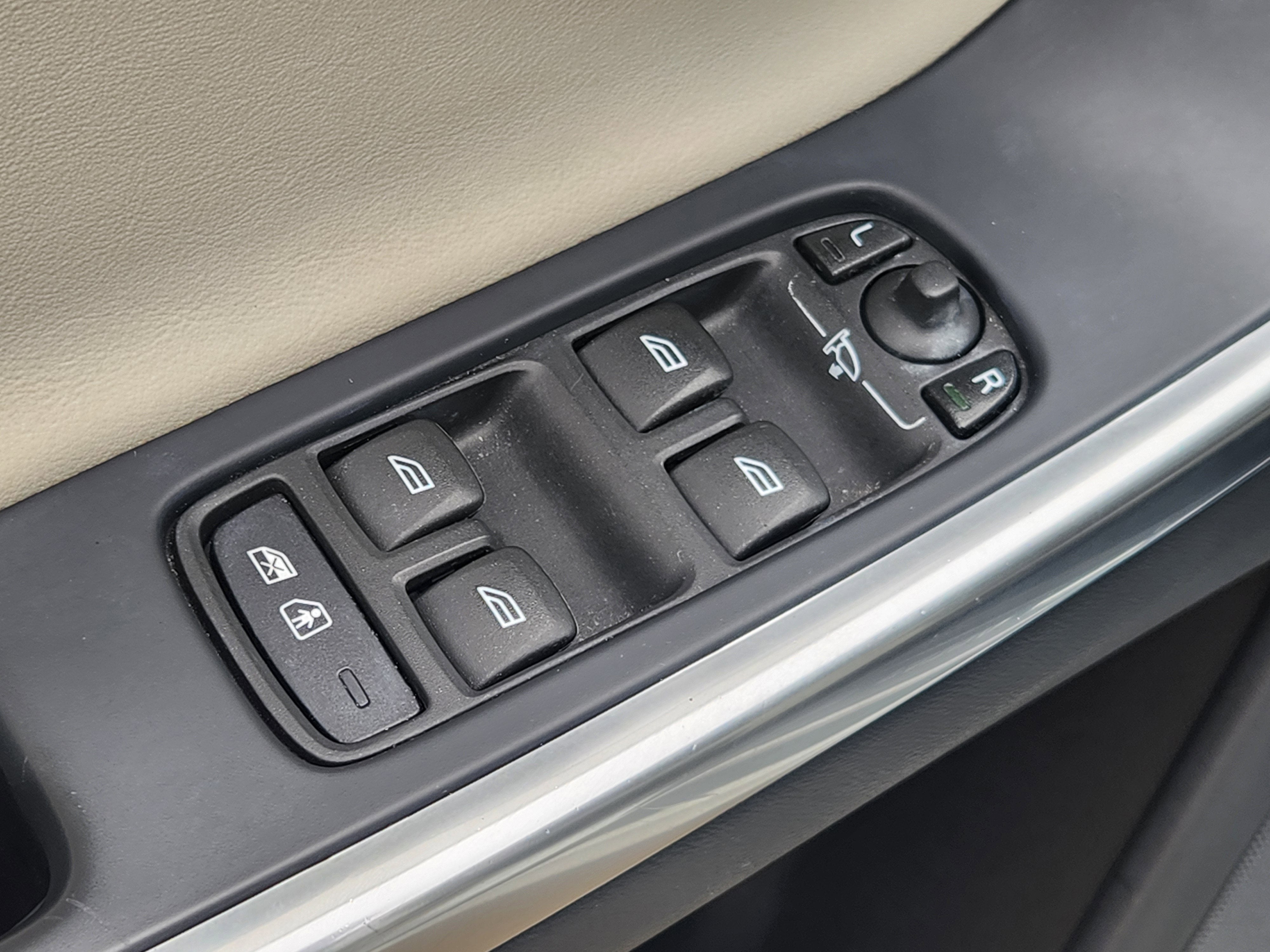 2017 Volvo XC60 T5 Dynamic