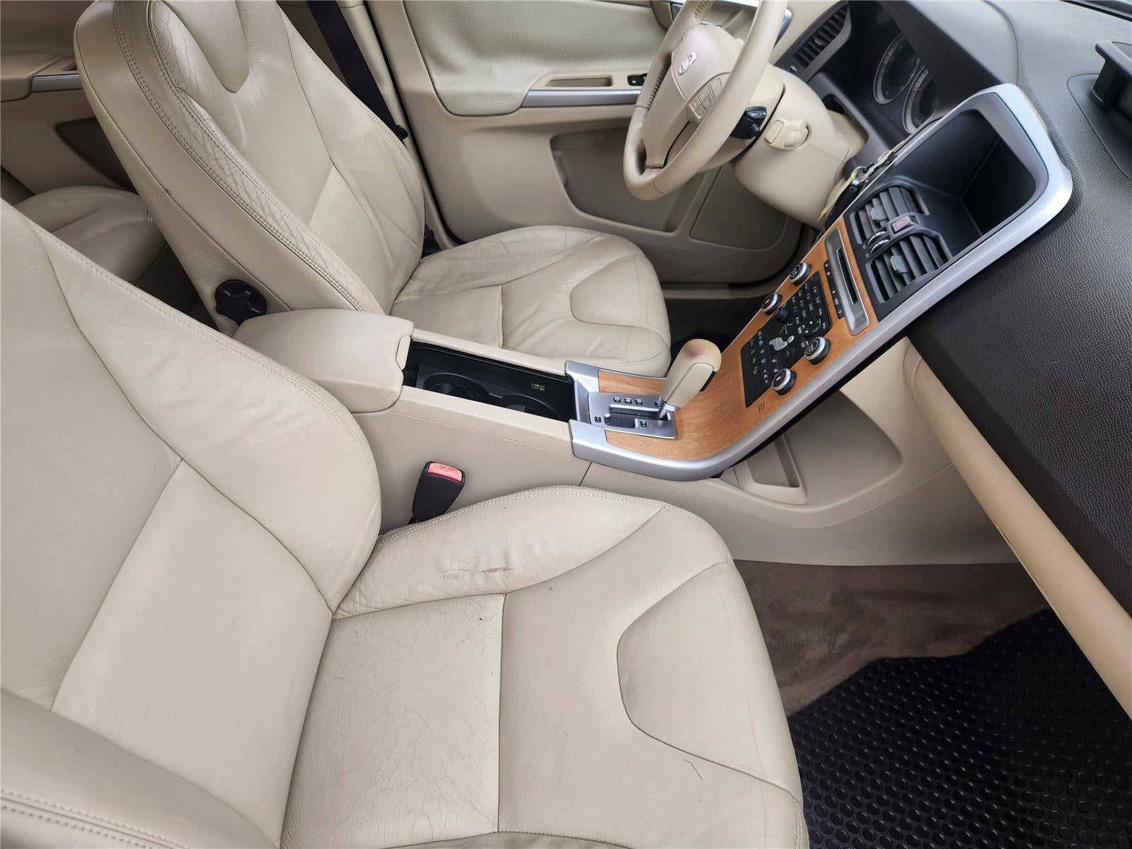 2010 Volvo XC60 T6
