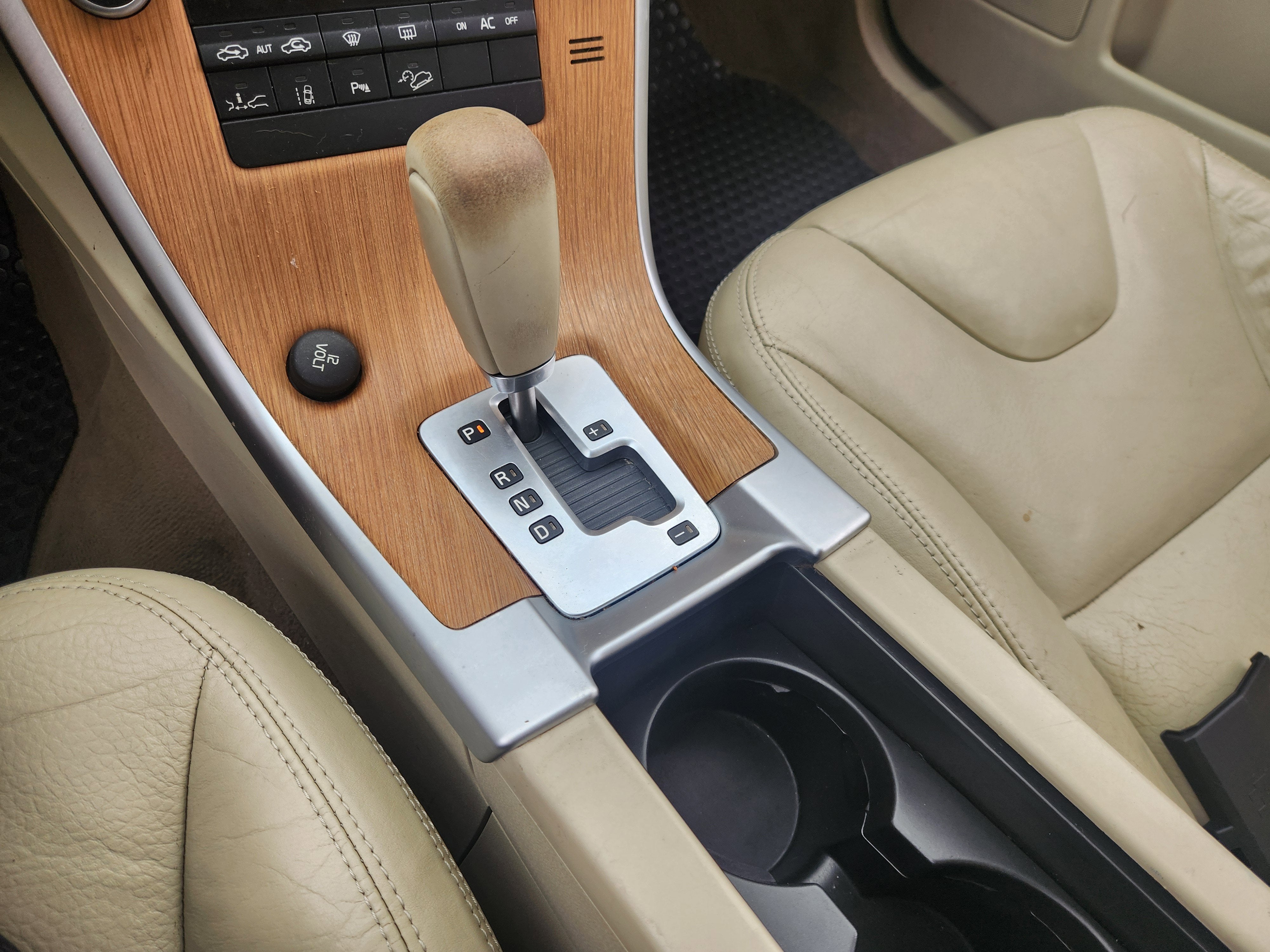 2010 Volvo XC60 T6