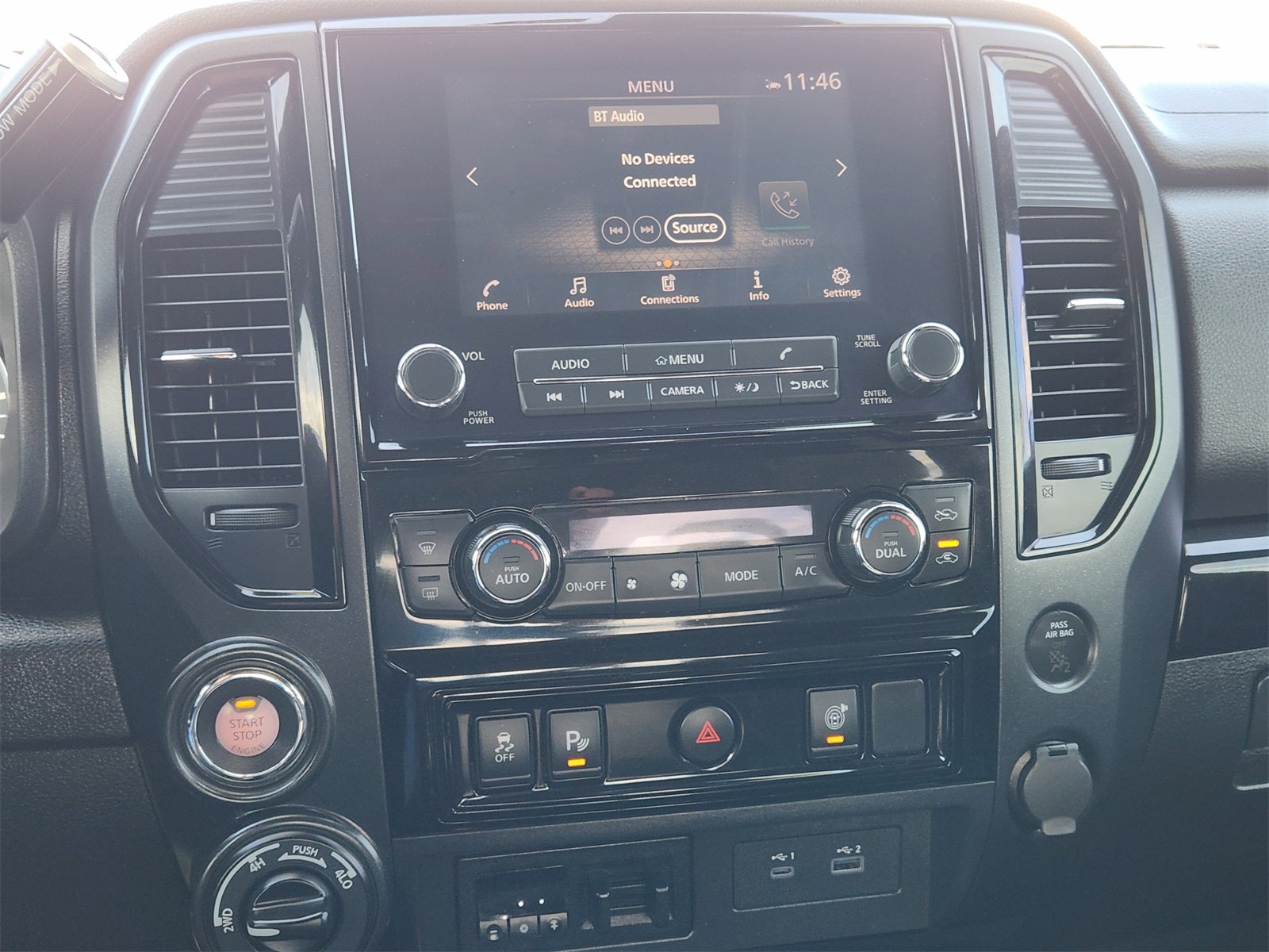 2023 Nissan Titan SV