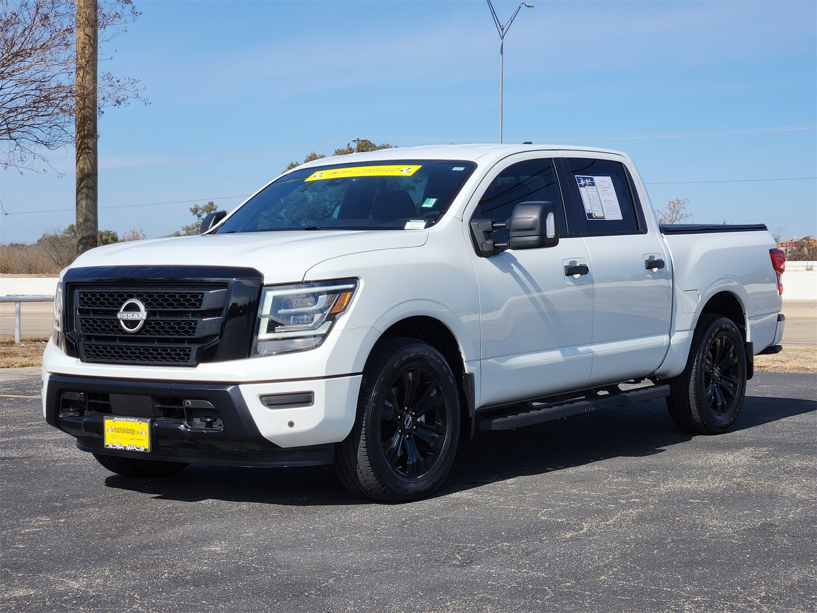 2023 Nissan Titan SV