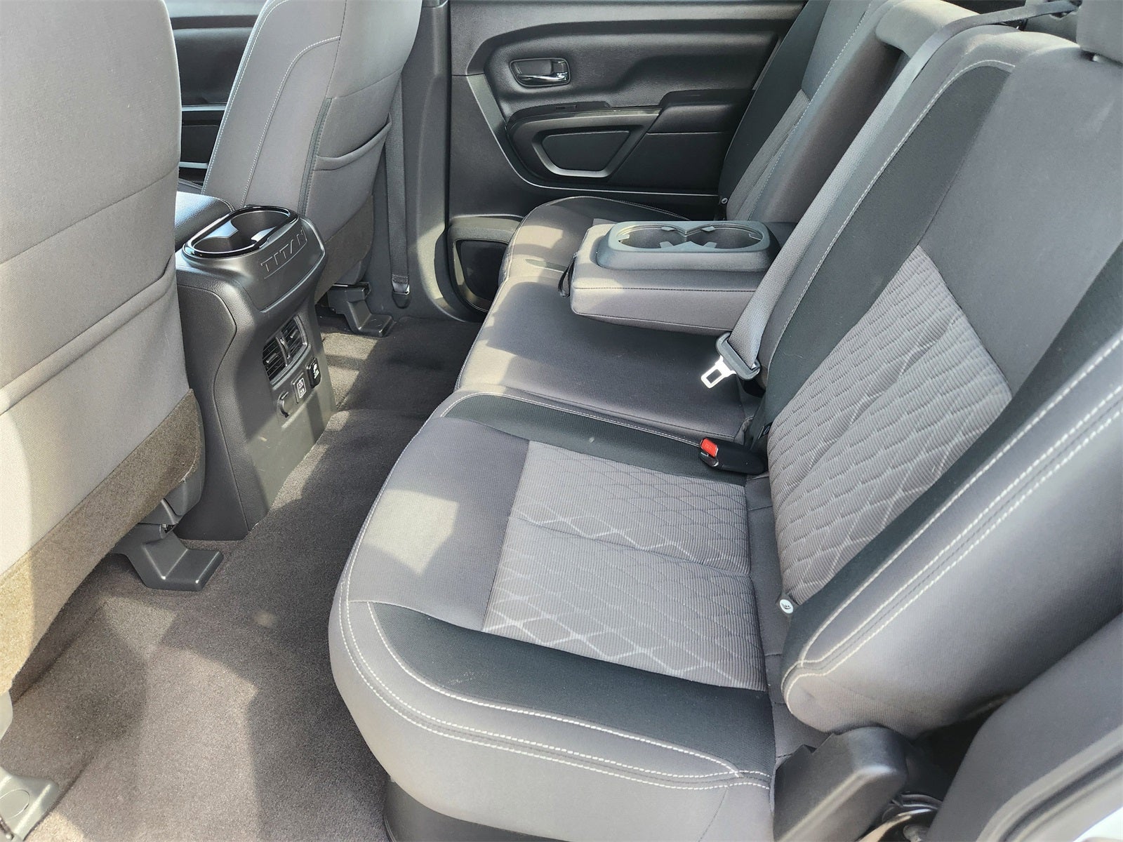 2023 Nissan Titan SV