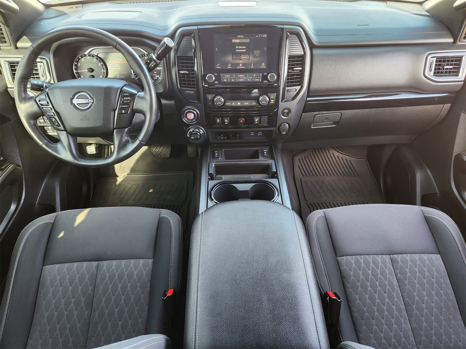 2023 Nissan Titan SV