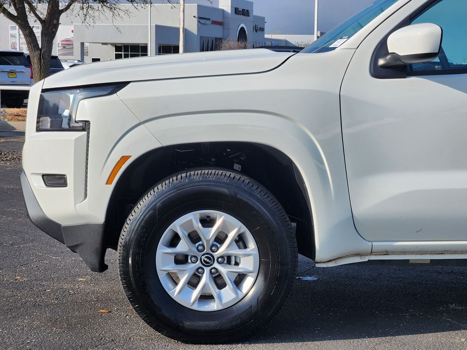 2024 Nissan Frontier SV