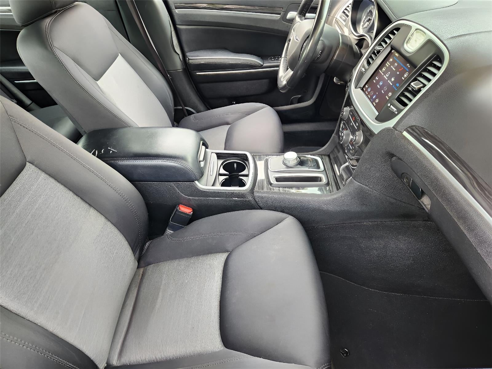 2022 Chrysler 300 Touring