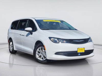 2023 Chrysler Voyager LX